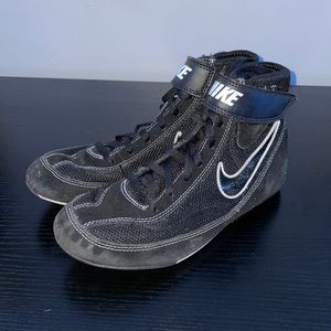 Wrestling shoes